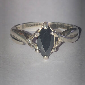 Size 7.75 Sterling Silver Avon Black Marquise Ring